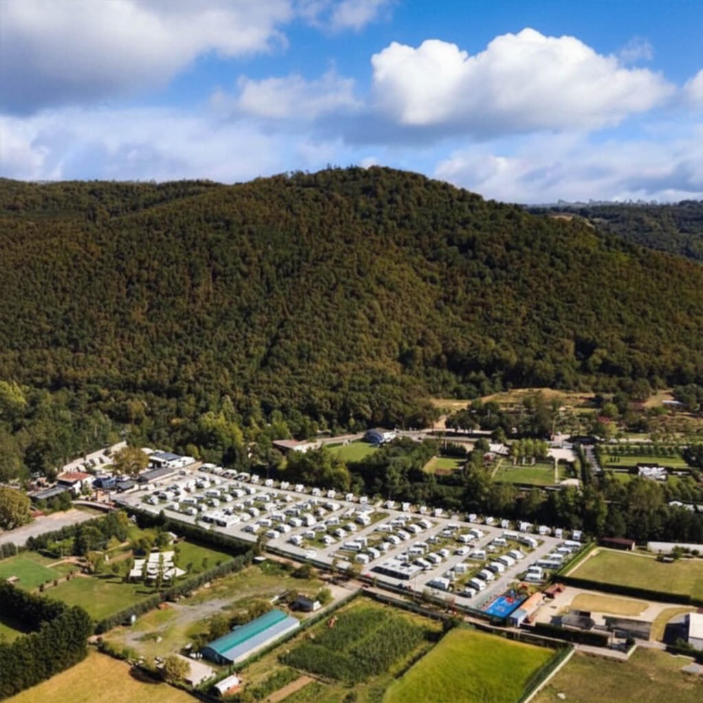 Orman kenarı karavan kamp alanı projesi vaziyet planı ve parselasyon düzeni.